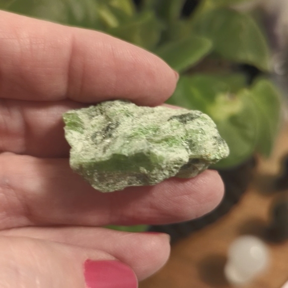 Diopside Raw Chunk - Picture 3 of 6